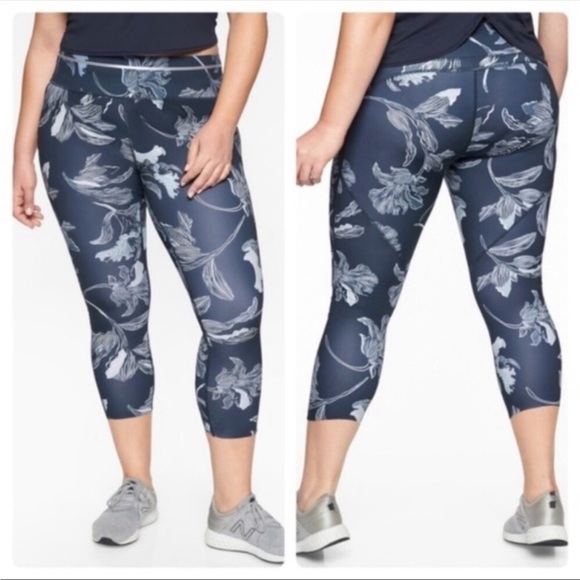 Athleta Navy Floral Sonic Capri Leggings small - Picture 1 of 7